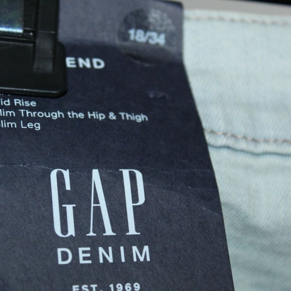NWT GAP Girlfriend Jeans Light Distressed HW9492 - Picture 4 of 8